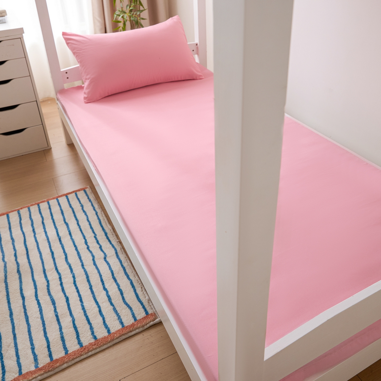 91家纺网 家纺一手货源 找家纺 衿成家纺 2026新款学生床纯色床垫保护套单床垫套床垫套单件 粉色