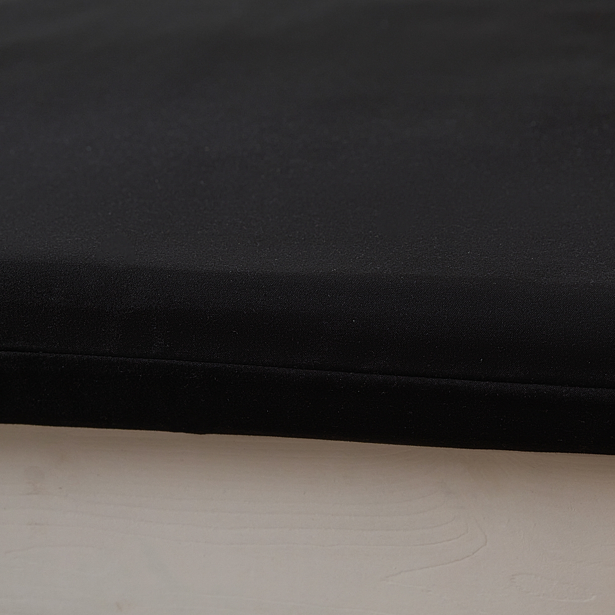 91家纺网 家纺一手货源 找家纺 衿成家纺 2026新款学生床纯色床垫保护套单床垫套床垫套单件 黑色