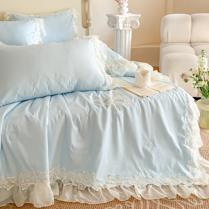 91家纺网 家纺一手货源 找家纺 吾欢心 2026新款糯小棉蝶恋花床盖款夏被四件套 蓝