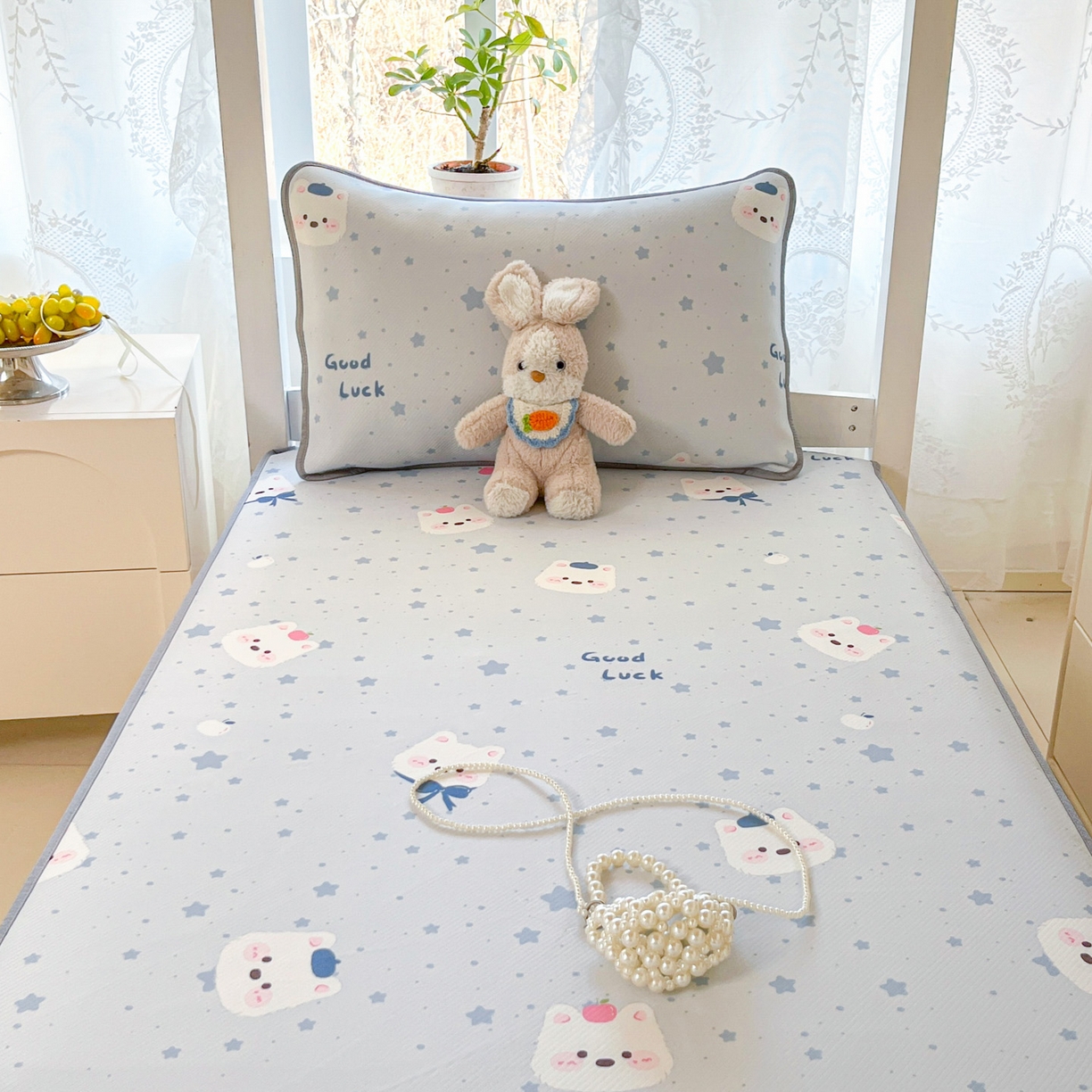 91家纺网 家纺一手货源 找家纺 川悦生活 2026新款凉感冰丝席小阪凉感冰丝数码印花席学生床 席星星西高地