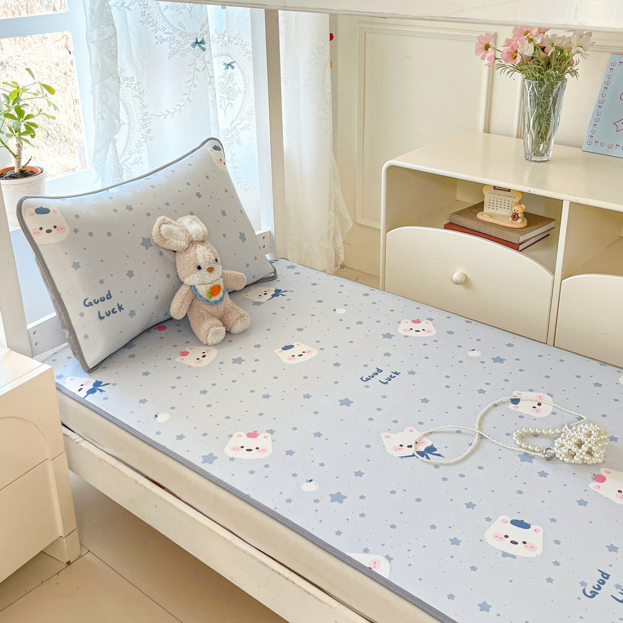 91家纺网 家纺一手货源 找家纺 川悦生活 2026新款凉感冰丝席小阪凉感冰丝数码印花席学生床 席星星西高地