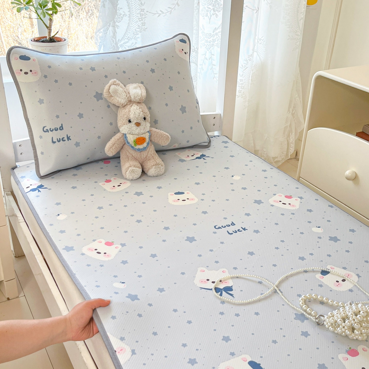 91家纺网 家纺一手货源 找家纺 川悦生活 2026新款凉感冰丝席小阪凉感冰丝数码印花席学生床 席星星西高地