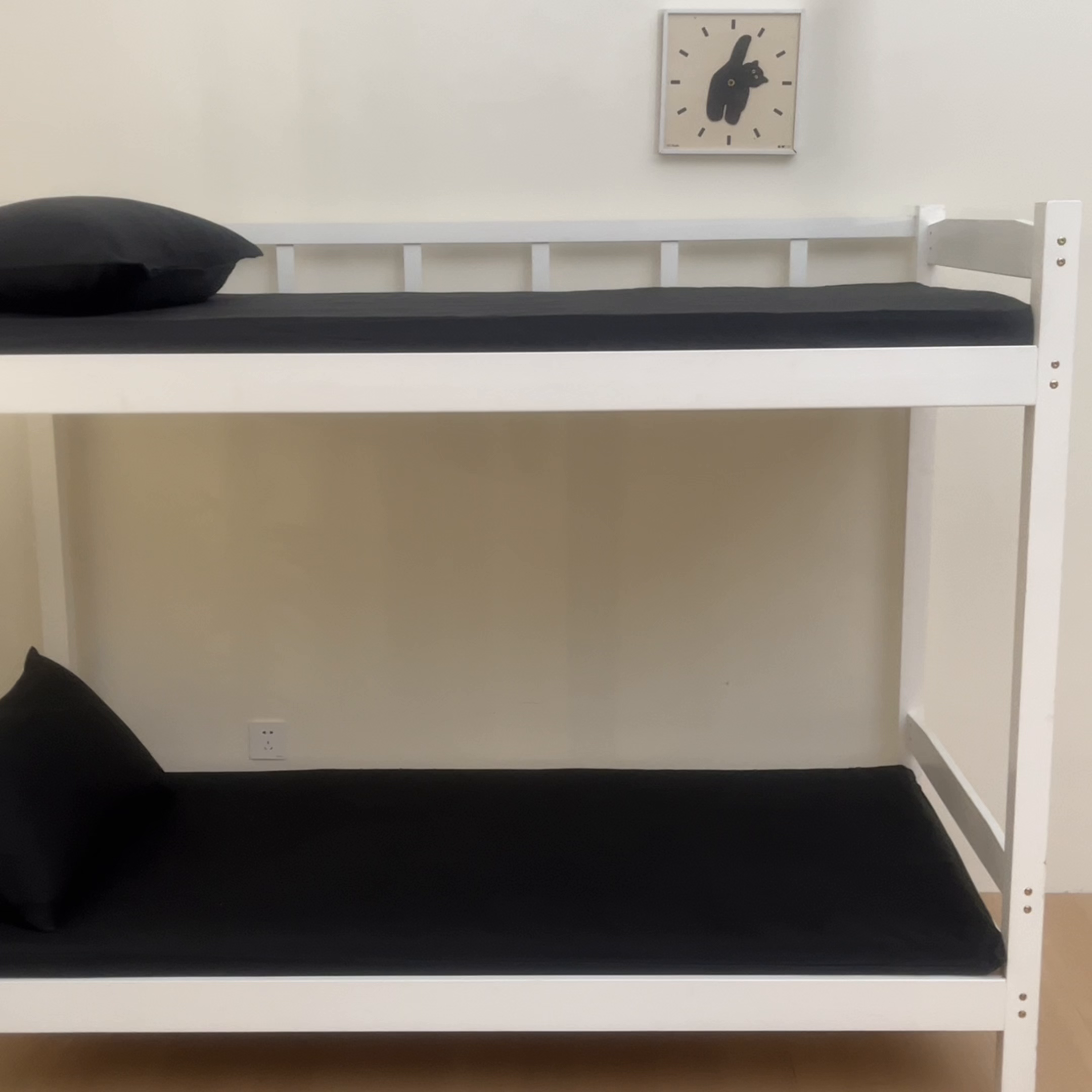 91家纺网 家纺一手货源 找家纺 衿成家纺 2026新款学生床纯色床垫保护套单床垫套床垫套单件 黑色