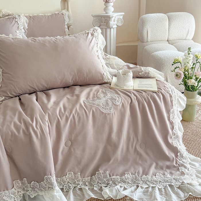 91家纺网 家纺一手货源 找家纺 吾欢心 2026新款糯小棉蝶恋花床盖款夏被四件套 咖