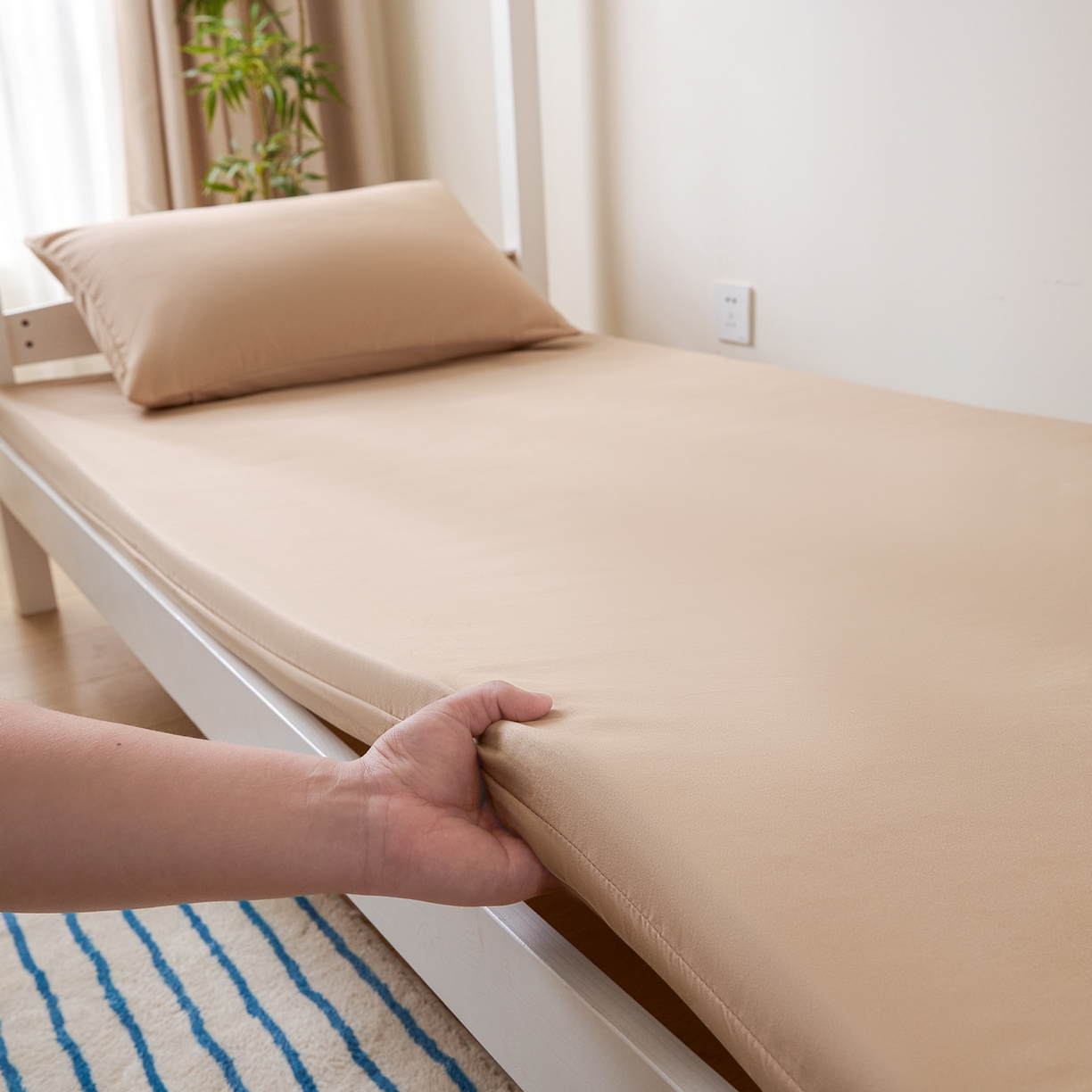 91家纺网 家纺一手货源 找家纺 衿成家纺 2026新款学生床纯色床垫保护套单床垫套床垫套单件 卡其