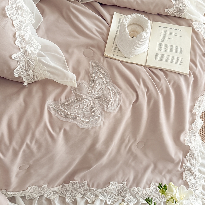 91家纺网 家纺一手货源 找家纺 吾欢心 2026新款糯小棉蝶恋花床盖款夏被四件套 咖