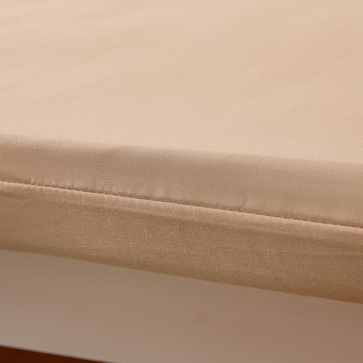 91家纺网 家纺一手货源 找家纺 衿成家纺 2026新款学生床纯色床垫保护套单床垫套床垫套单件 卡其