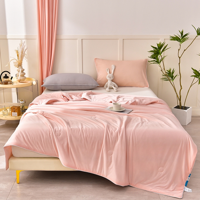 91家纺网 家纺一手货源 找家纺 永耀家纺 2026新款冷感冰激淋纯色凉感丝夏被空调被夏凉被 肉粉