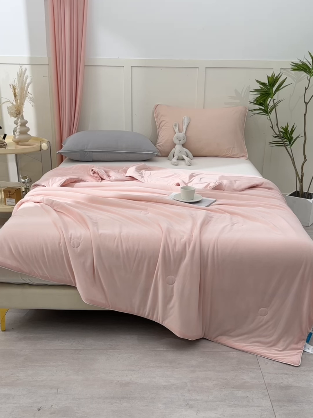 91家纺网 家纺一手货源 找家纺 永耀家纺 2026新款冷感冰激淋纯色凉感丝夏被空调被夏凉被 肉粉