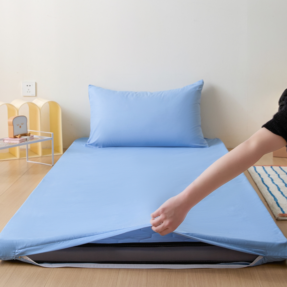 衿成家纺 2026新款学生床纯色床垫保护套单床垫套床垫套单件 蓝色