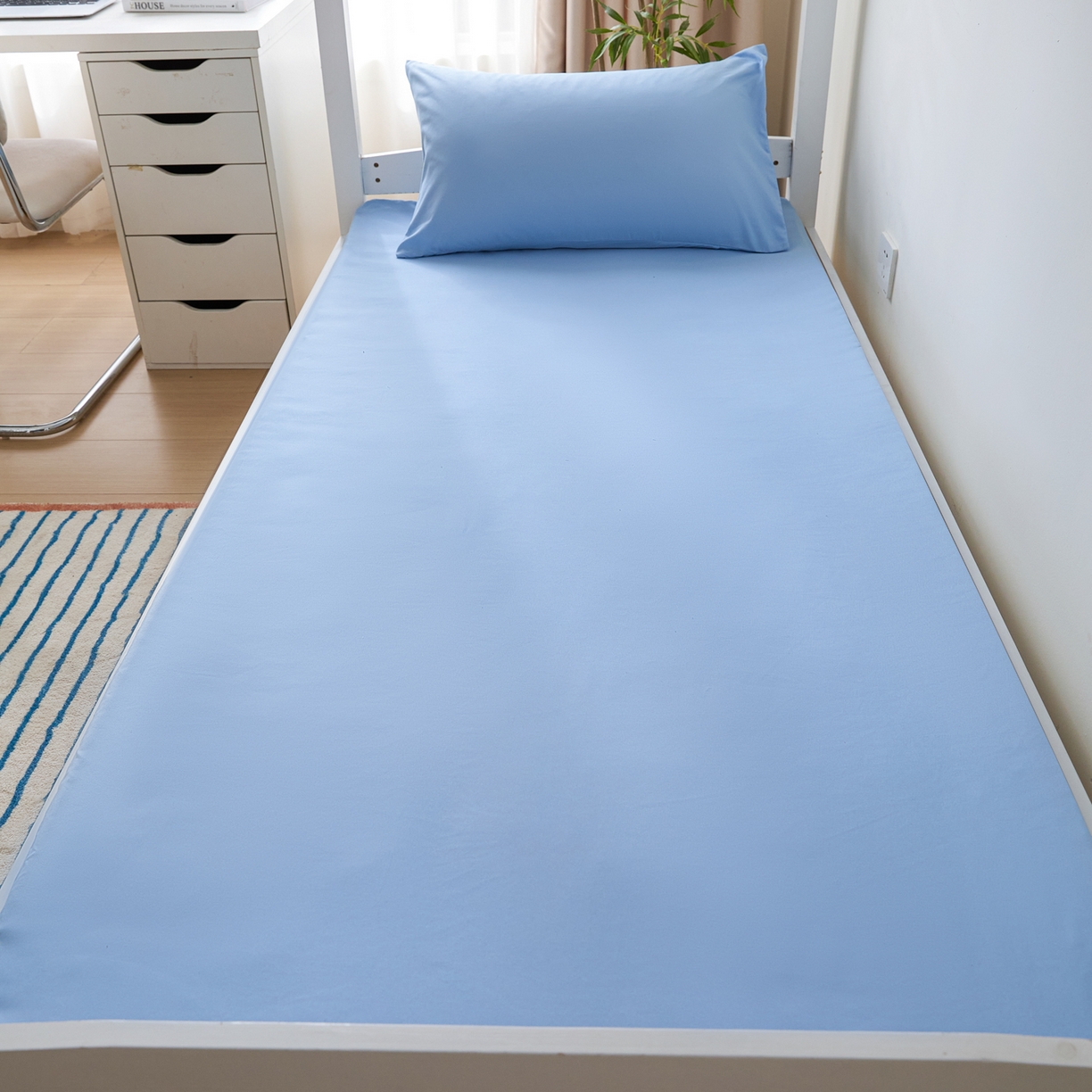 91家纺网 家纺一手货源 找家纺 衿成家纺 2026新款学生床纯色床垫保护套单床垫套床垫套单件 蓝色