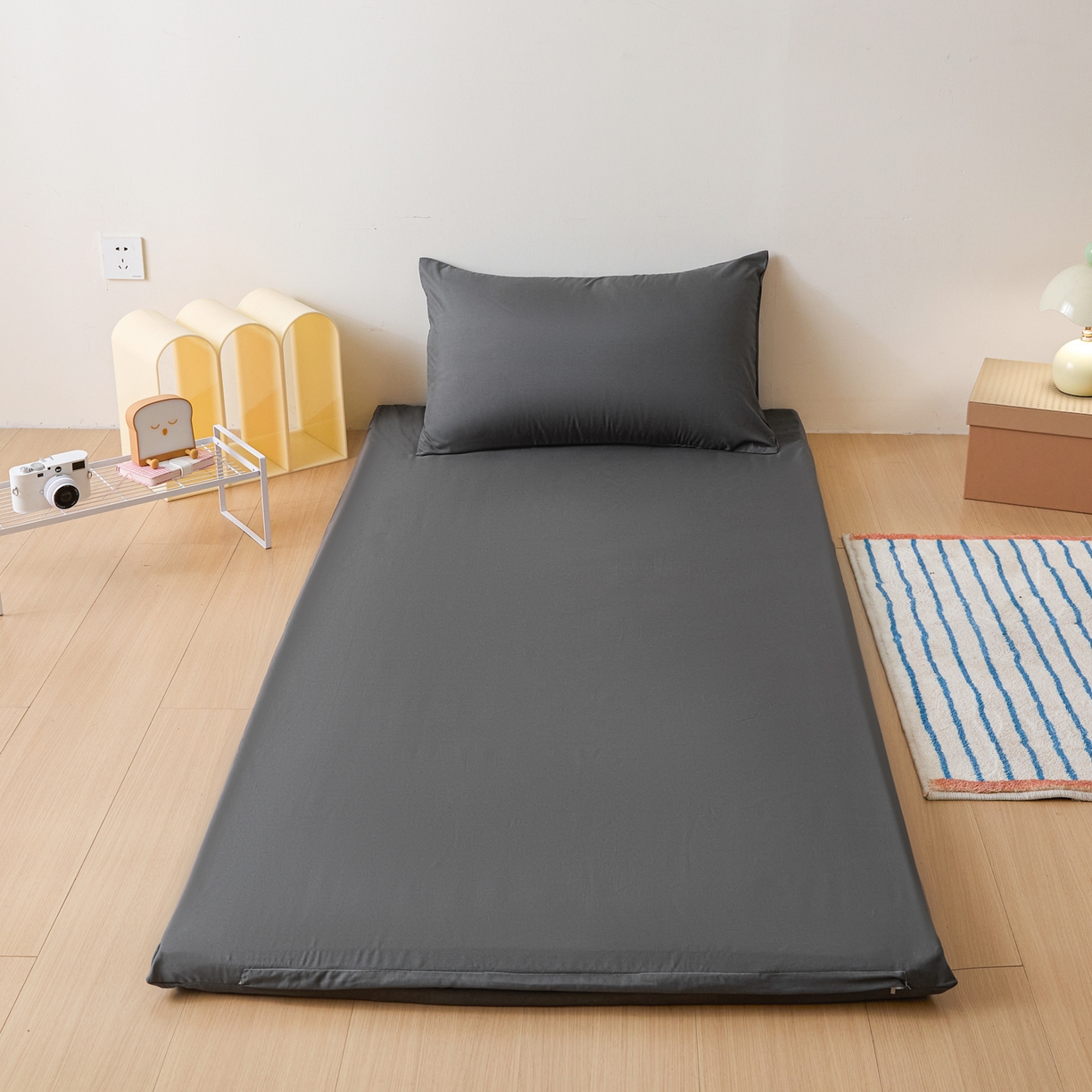 91家纺网 家纺一手货源 找家纺 衿成家纺 2026新款学生床纯色床垫保护套单床垫套床垫套单件 深灰