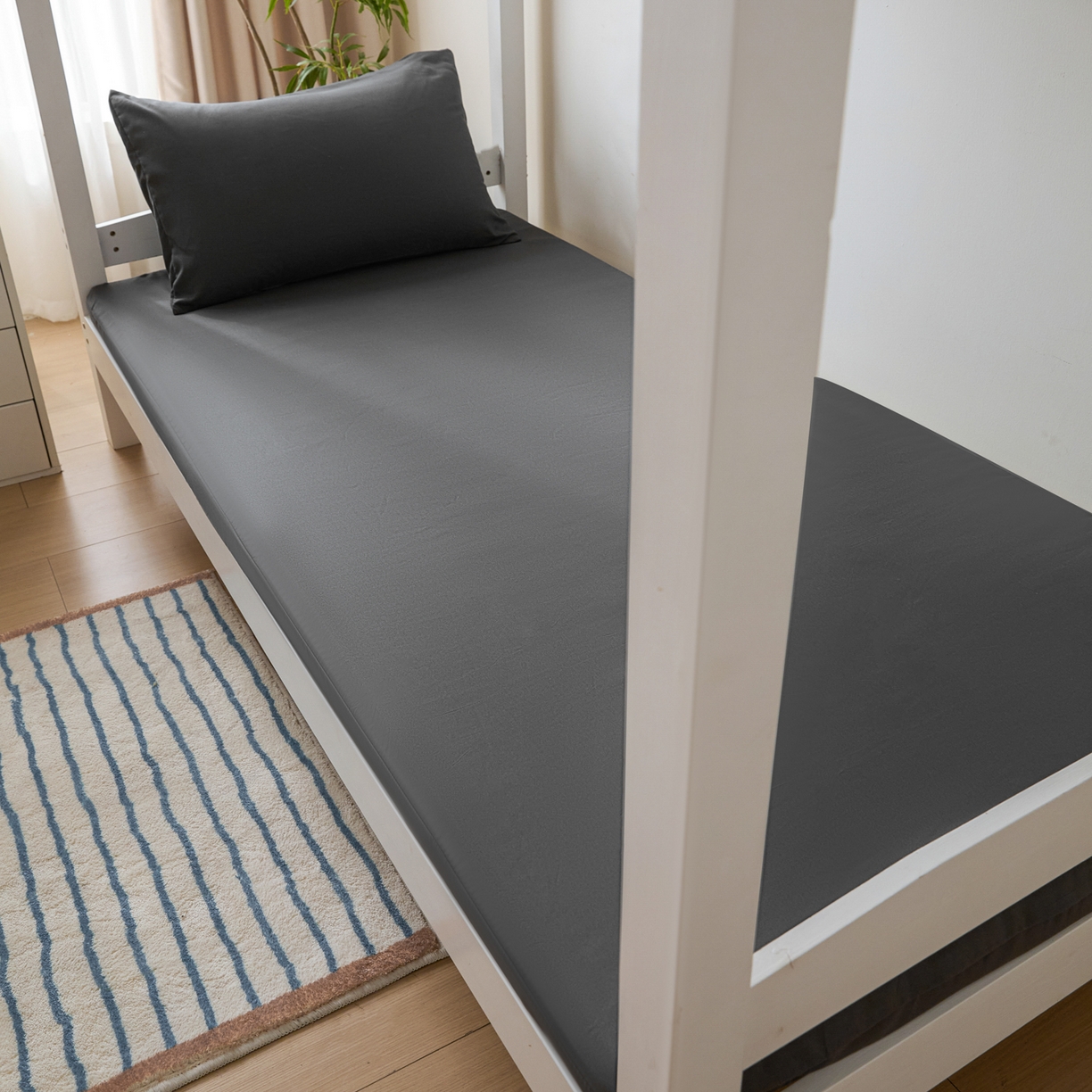 91家纺网 家纺一手货源 找家纺 衿成家纺 2026新款学生床纯色床垫保护套单床垫套床垫套单件 深灰