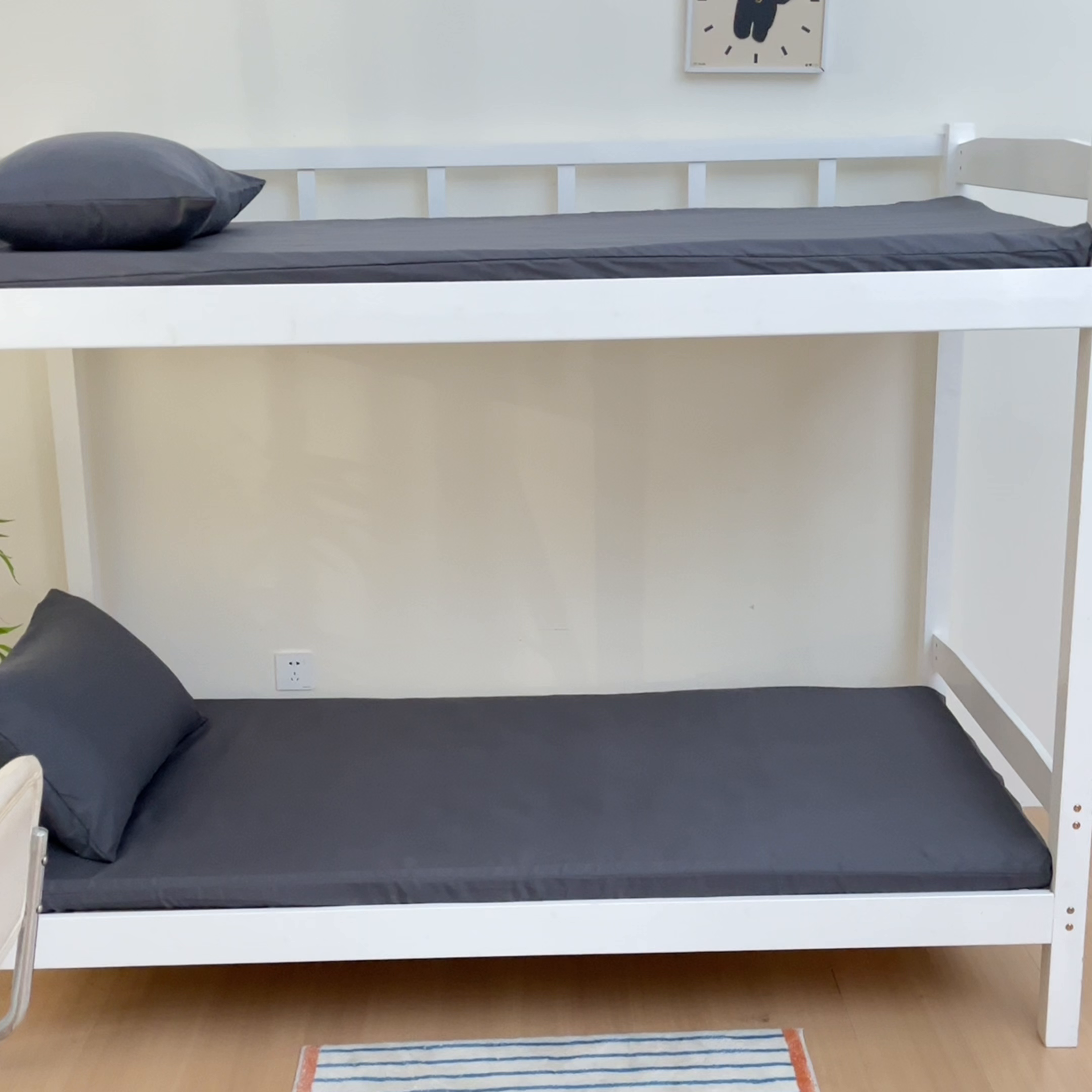 91家纺网 家纺一手货源 找家纺 衿成家纺 2026新款学生床纯色床垫保护套单床垫套床垫套单件 深灰