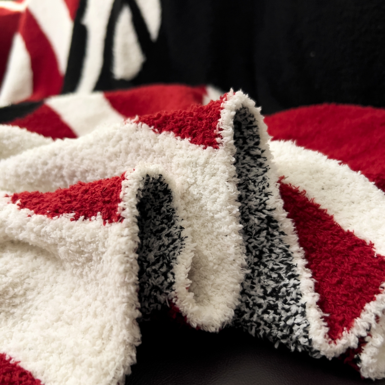 91家纺网 家纺一手货源 找家纺 安莱生活 2026新款针织绒毯毛毯毯子 黑马