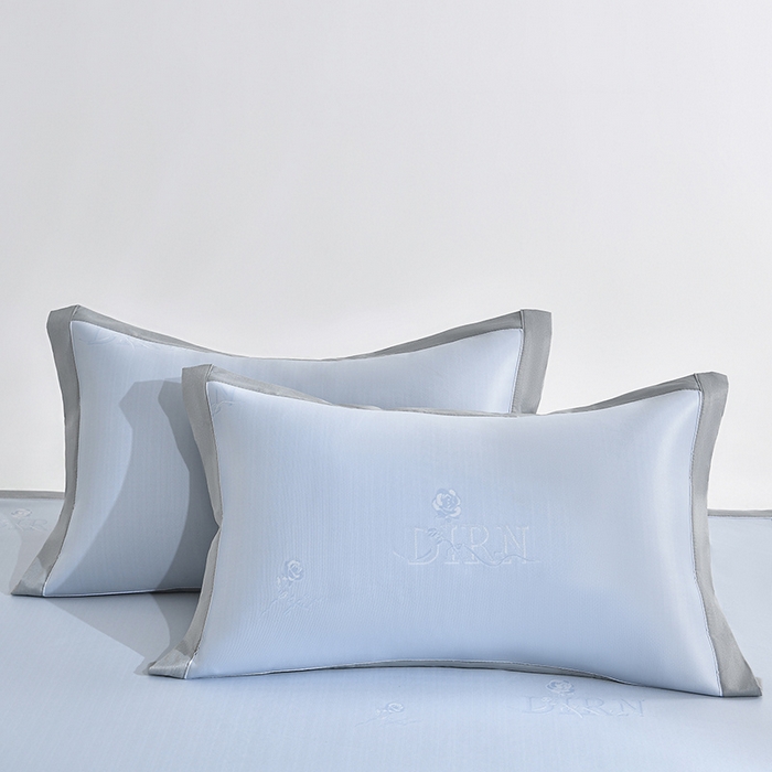 91家纺网 家纺一手货源 找家纺 小牛席业 2026新款【实拍风格】双PE高凉感-迪恩玫瑰提花冰丝席凉席竹席藤席冰藤席乳胶席豆豆席 蓝色