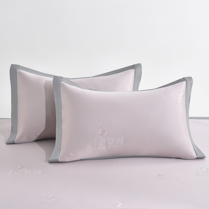 91家纺网 家纺一手货源 找家纺 小牛席业 2026新款【实拍风格】双PE高凉感-迪恩玫瑰提花冰丝席凉席竹席藤席冰藤席乳胶席豆豆席 粉色