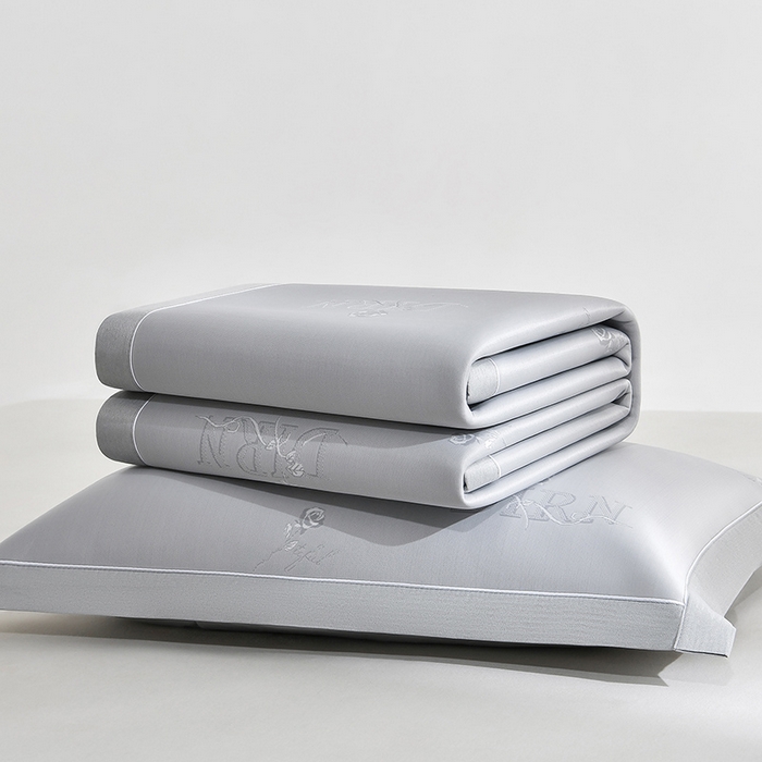 91家纺网 家纺一手货源 找家纺 （总）小牛席业 2026新款【实拍风格】双PE高凉感-迪恩玫瑰提花冰丝席凉席竹席藤席冰藤席乳胶席豆豆席