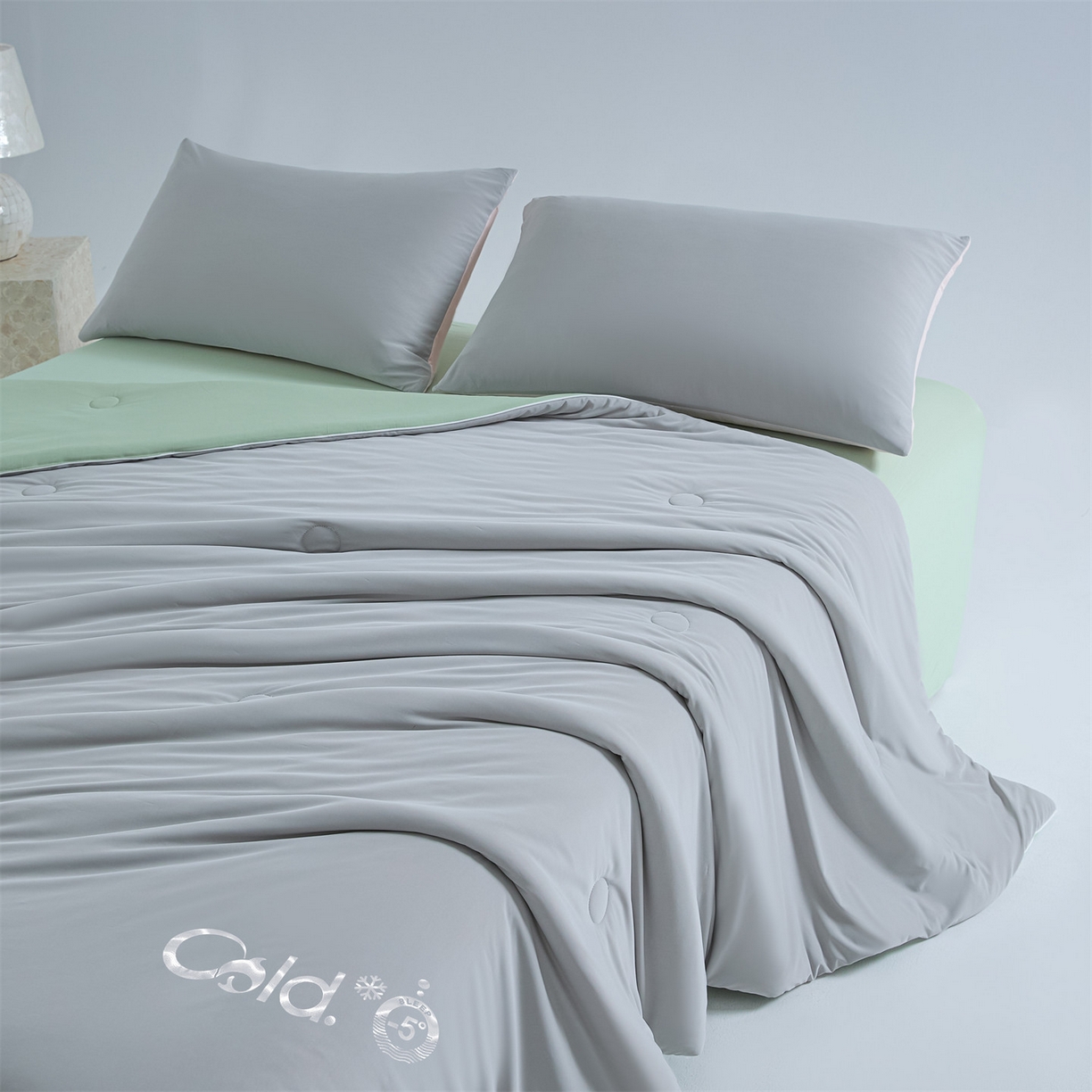 91家纺网 家纺一手货源 找家纺 永耀家纺 2026新款纯色双拼凉感丝大豆夏被夏凉被空调被 凉感-灰绿