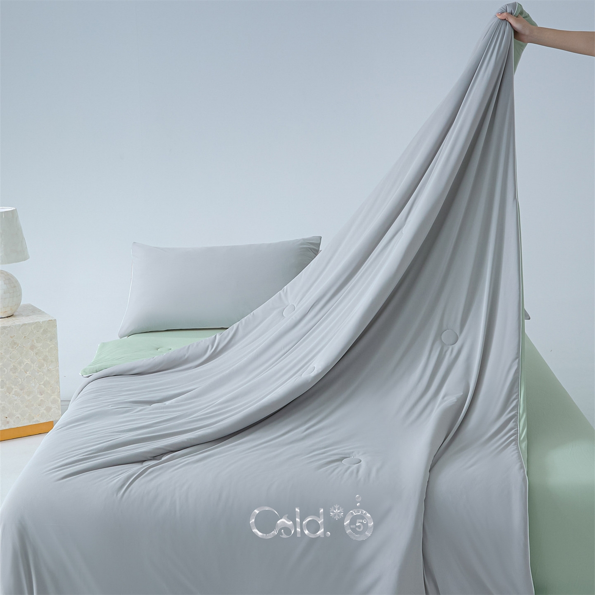 91家纺网 家纺一手货源 找家纺 永耀家纺 2026新款纯色双拼凉感丝大豆夏被夏凉被空调被 凉感-灰绿