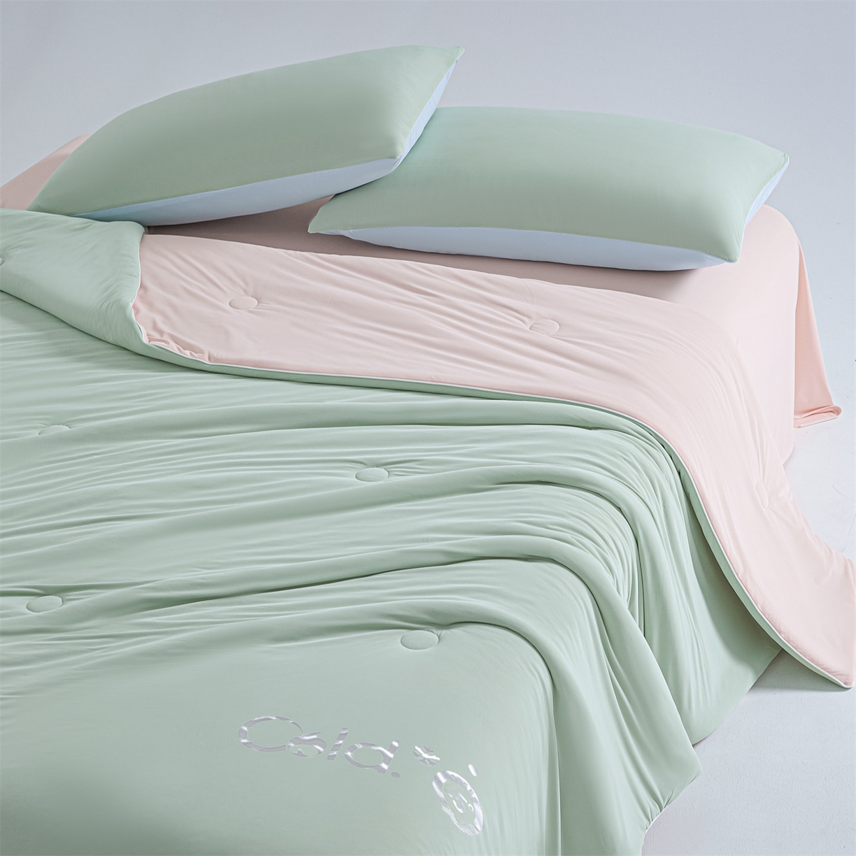 91家纺网 家纺一手货源 找家纺 永耀家纺 2026新款纯色双拼凉感丝大豆夏被夏凉被空调被 凉感-绿粉