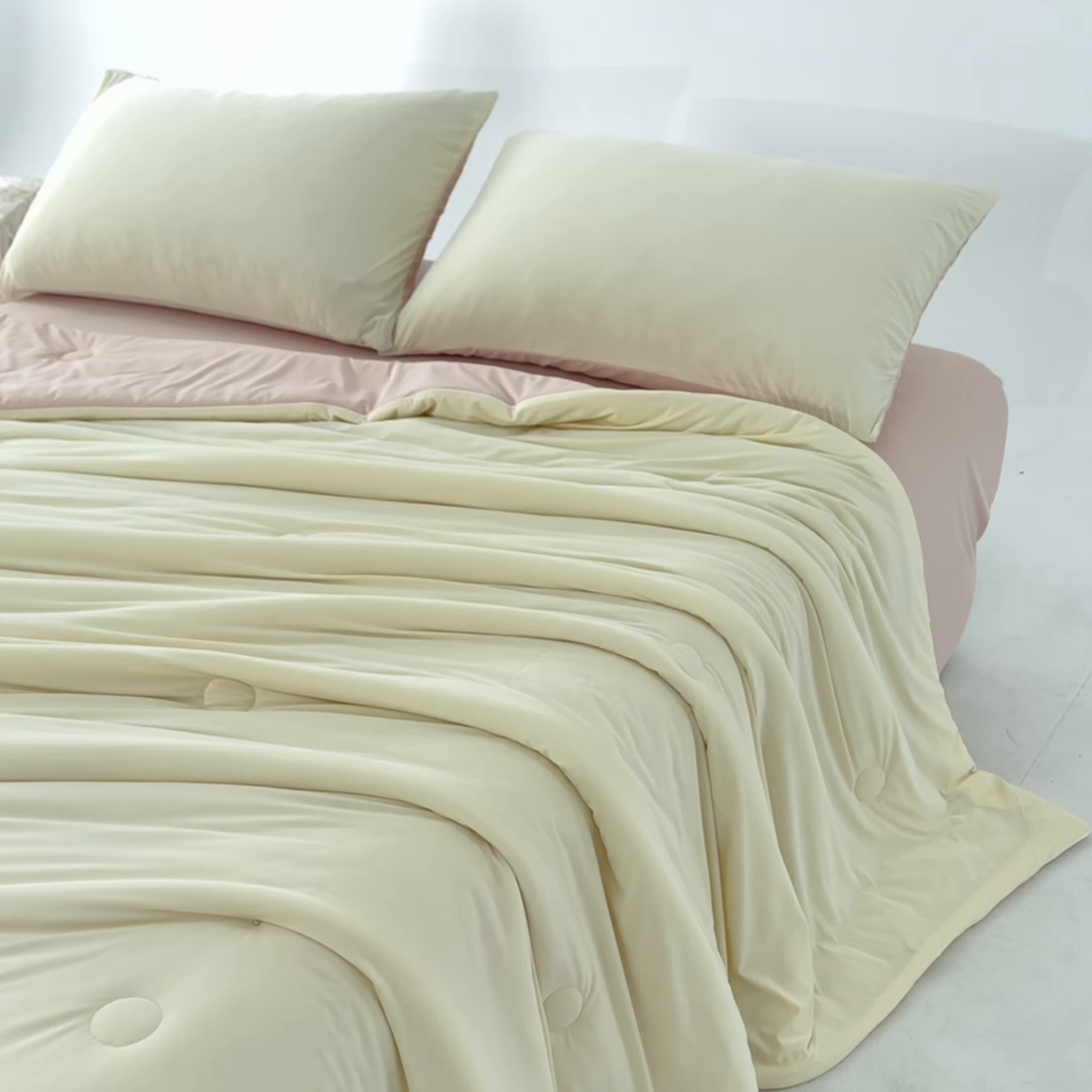 91家纺网 家纺一手货源 找家纺 永耀家纺 2026新款纯色双拼凉感丝大豆夏被夏凉被空调被 凉感-米粉