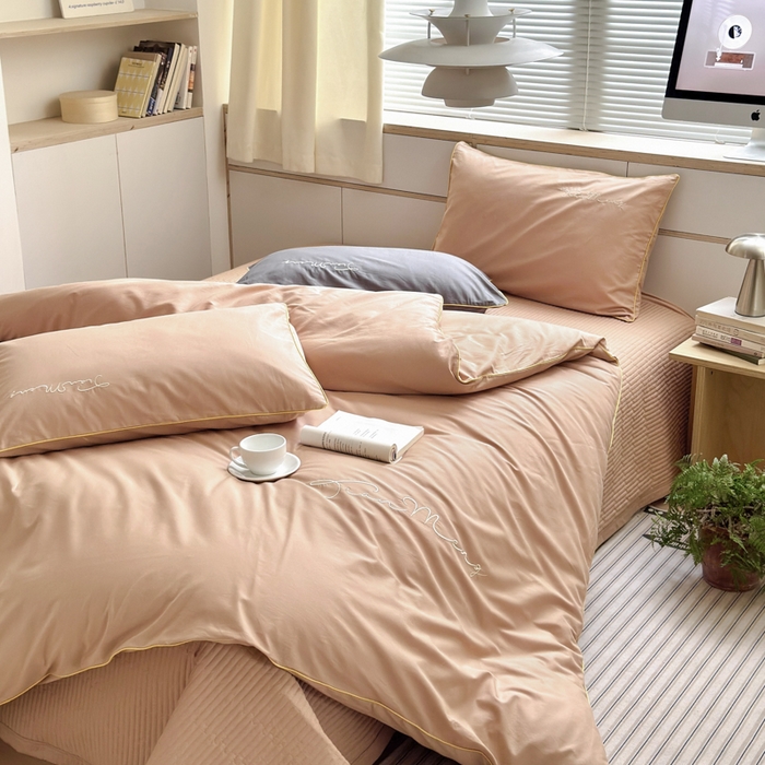 91家纺网 家纺一手货源 找家纺 Sweet dreams甜梦 2026新款全棉纯棉刺绣嵌绳床盖四件套 贝壳粉