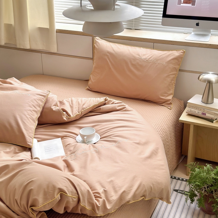 91家纺网 家纺一手货源 找家纺 Sweet dreams甜梦 2026新款全棉纯棉刺绣嵌绳床盖四件套 贝壳粉