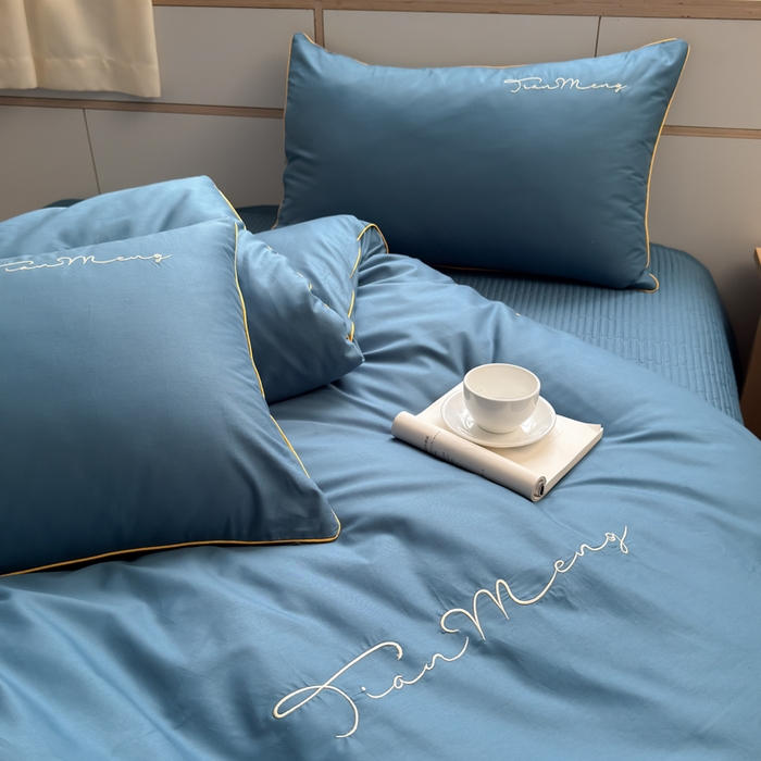 91家纺网 家纺一手货源 找家纺 Sweet dreams甜梦 2026新款全棉纯棉刺绣嵌绳床盖四件套 景泰蓝