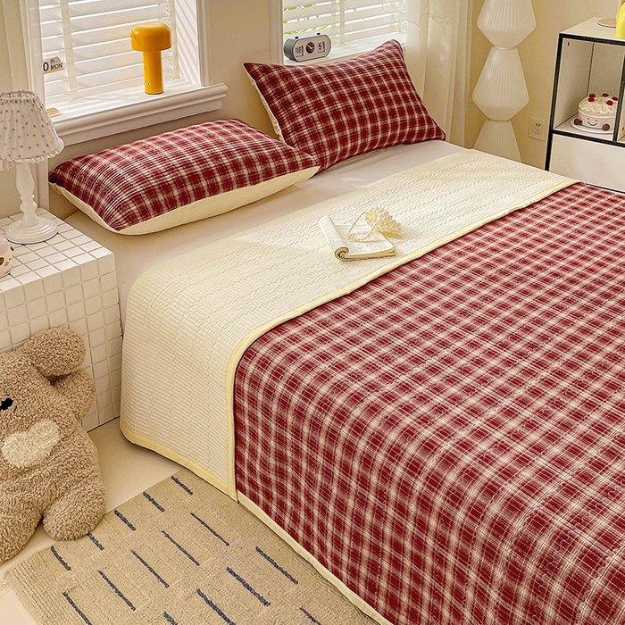 91家纺网 家纺一手货源 找家纺 梦精灵家纺 2026新款全棉纯棉色织水洗棉四件套绗缝夹棉床盖防滑床单四季通用米单人学生宿舍 米兰红