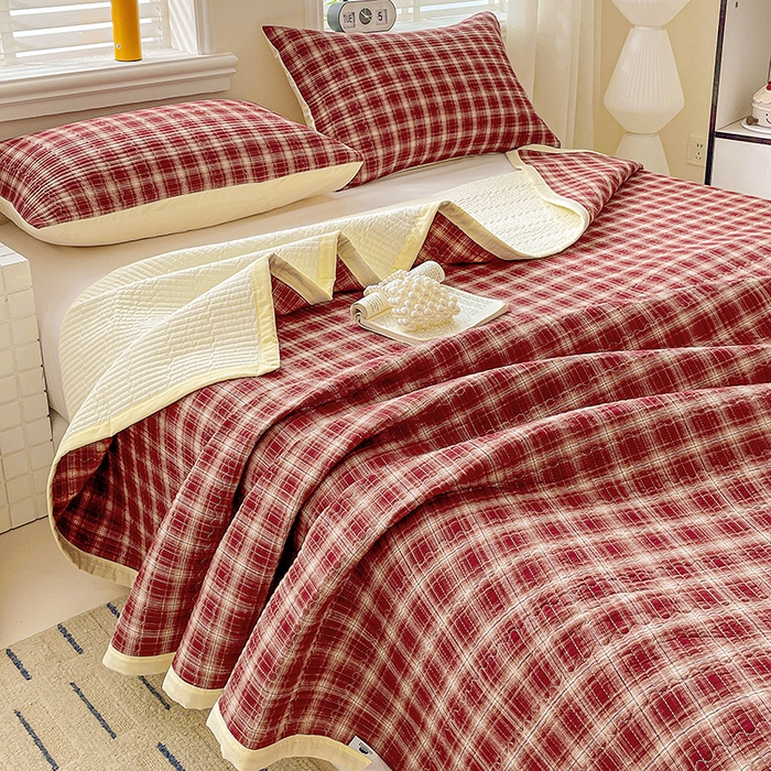 91家纺网 家纺一手货源 找家纺 梦精灵家纺 2026新款全棉纯棉色织水洗棉四件套绗缝夹棉床盖防滑床单四季通用米单人学生宿舍 米兰红
