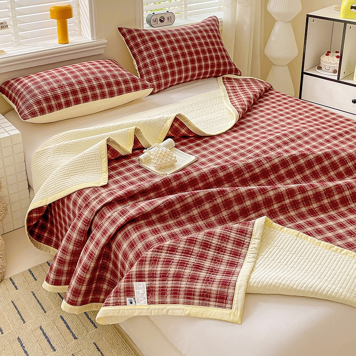 91家纺网 家纺一手货源 找家纺 梦精灵家纺 2026新款全棉纯棉色织水洗棉四件套绗缝夹棉床盖防滑床单四季通用米单人学生宿舍 米兰红