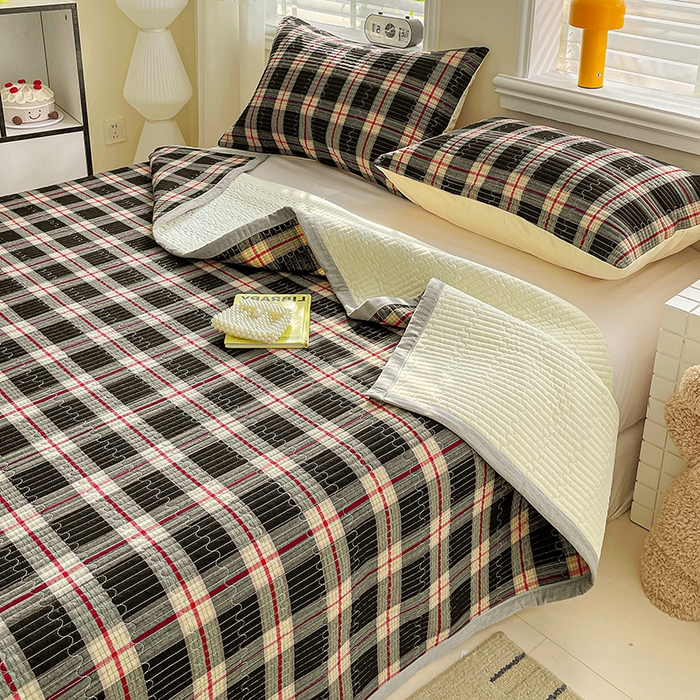 91家纺网 家纺一手货源 找家纺 梦精灵家纺 2026新款全棉纯棉色织水洗棉四件套绗缝夹棉床盖防滑床单四季通用米单人学生宿舍 木槿黑