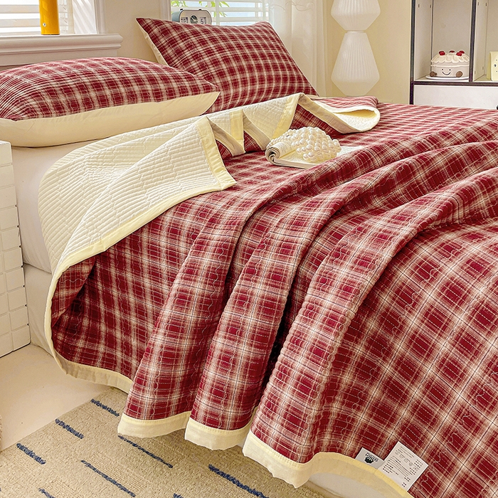 91家纺网 家纺一手货源 找家纺 梦精灵家纺 2026新款全棉纯棉色织水洗棉四件套绗缝夹棉床盖防滑床单四季通用米单人学生宿舍 米兰红