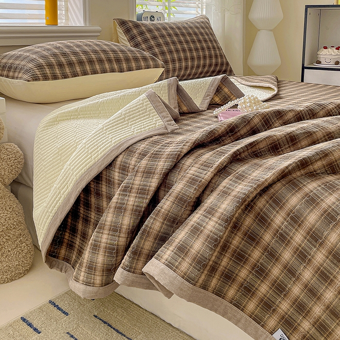 91家纺网 家纺一手货源 找家纺 梦精灵家纺 2026新款全棉纯棉色织水洗棉四件套绗缝夹棉床盖防滑床单四季通用米单人学生宿舍 米兰咖