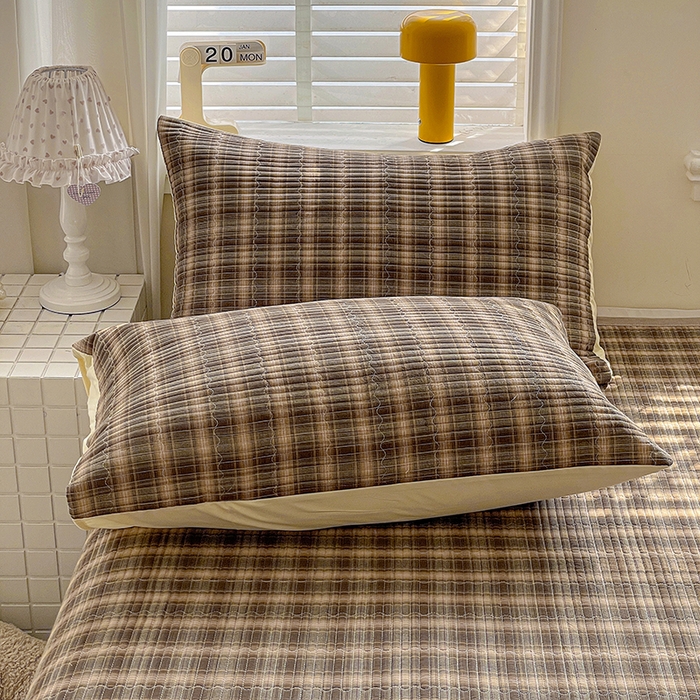 91家纺网 家纺一手货源 找家纺 梦精灵家纺 2026新款全棉纯棉色织水洗棉四件套绗缝夹棉床盖防滑床单四季通用米单人学生宿舍 米兰咖