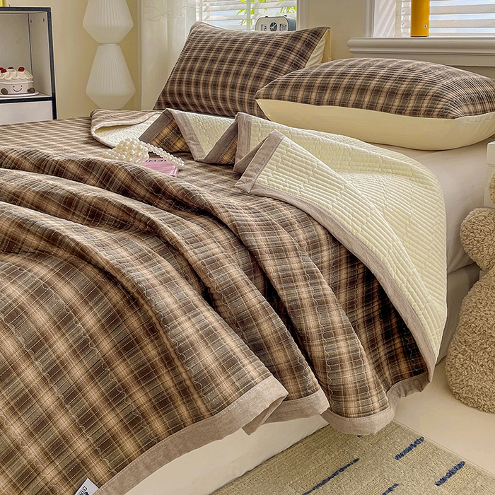 91家纺网 家纺一手货源 找家纺 梦精灵家纺 2026新款全棉纯棉色织水洗棉四件套绗缝夹棉床盖防滑床单四季通用米单人学生宿舍 米兰咖