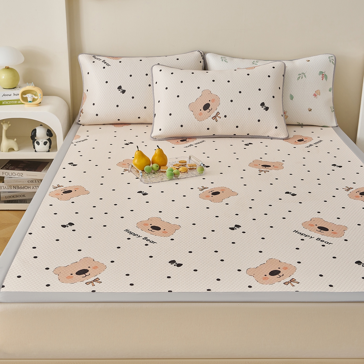 91家纺网 家纺一手货源 找家纺 奇丝雅 2026新款A类印花冰豆豆凉席三明治透气网冰丝凉席家用双人冰丝席床单可机洗大床图 大床款-抱抱熊