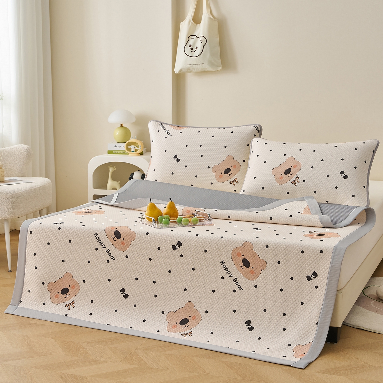 91家纺网 家纺一手货源 找家纺 奇丝雅 2026新款A类印花冰豆豆凉席三明治透气网冰丝凉席家用双人冰丝席床单可机洗大床图 大床款-抱抱熊