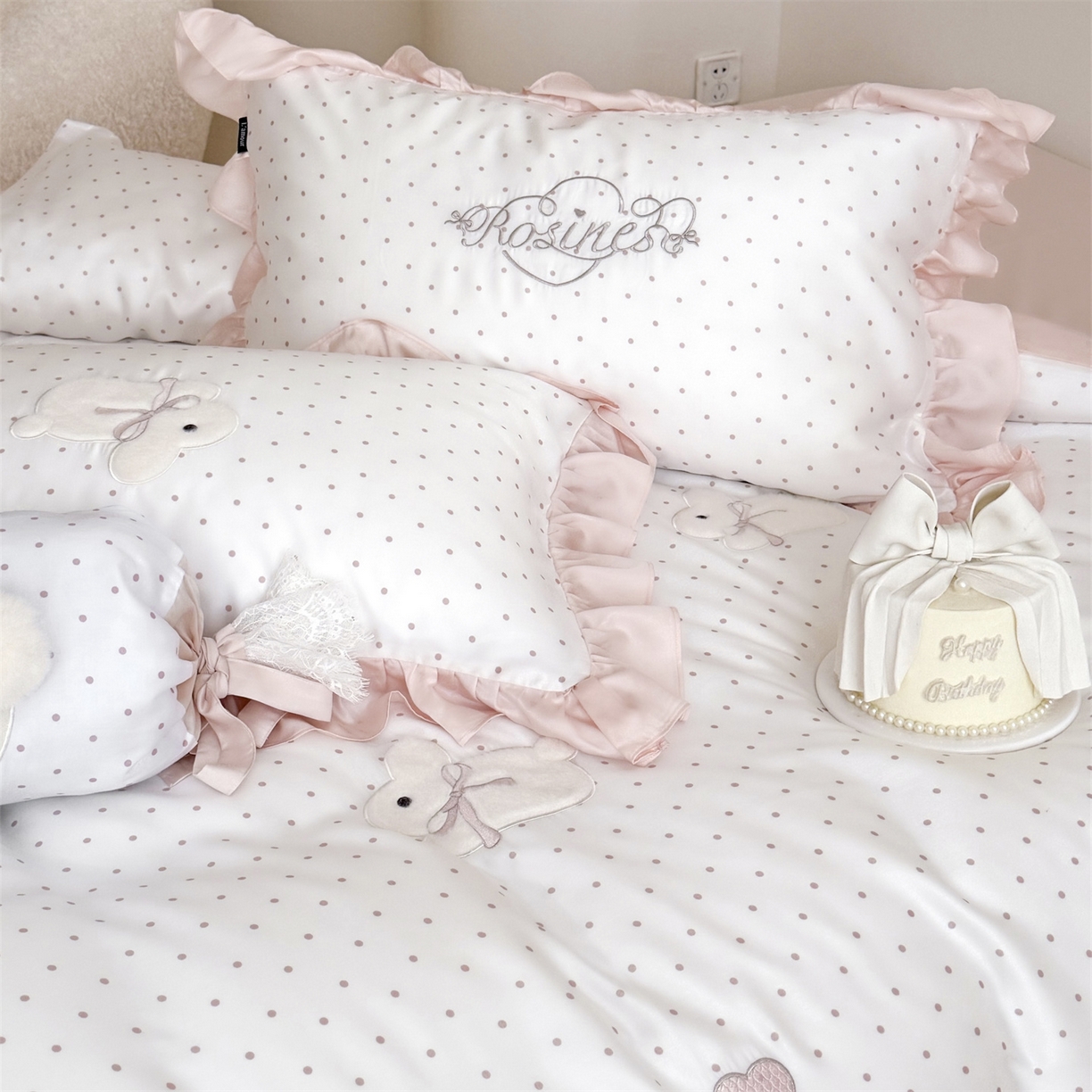 91家纺网 家纺一手货源 找家纺 （总）鹿班家居 2026新款60S兰精天丝贴布绣四件套-奶油甜兔【标准会员-20元】