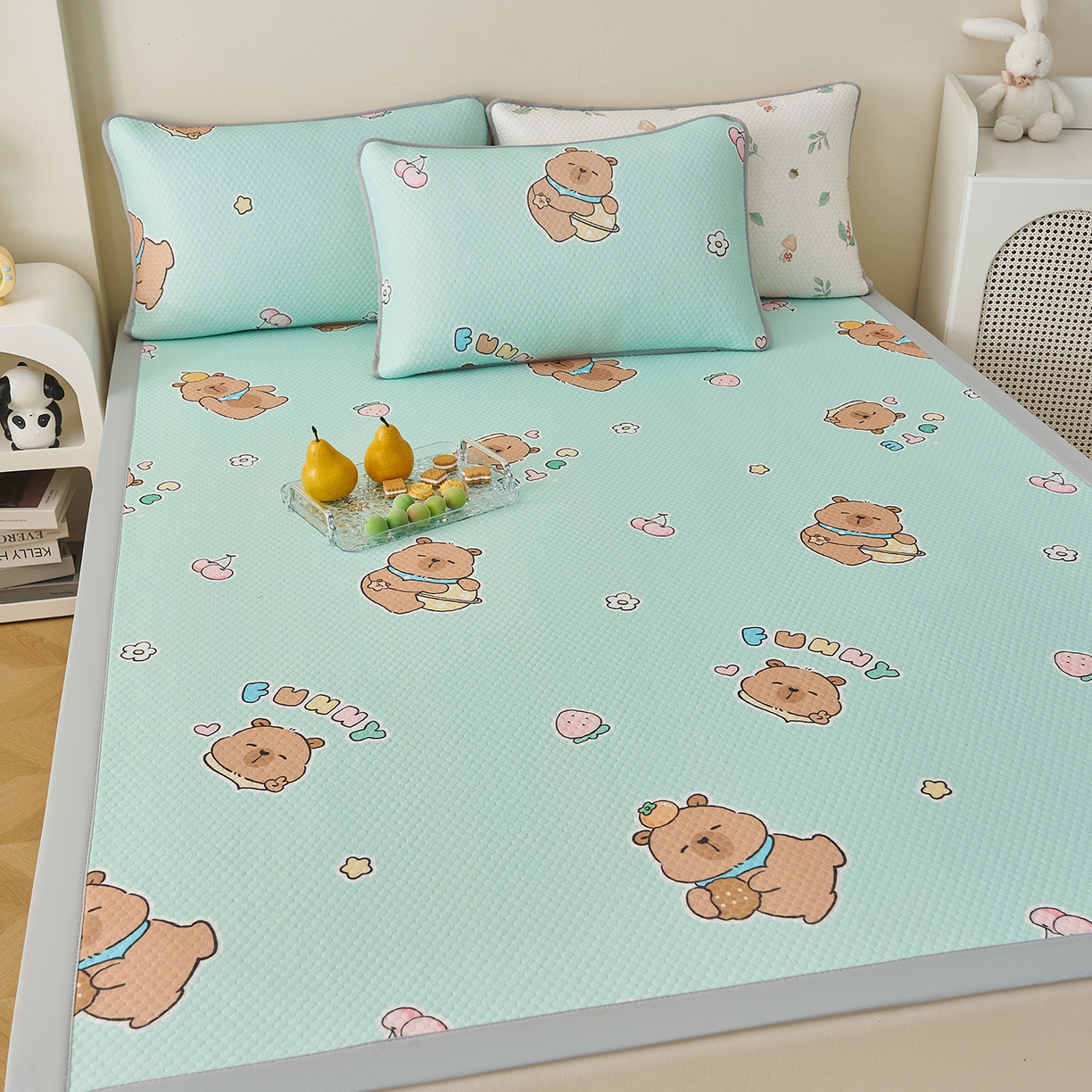 91家纺网 家纺一手货源 找家纺 奇丝雅 2026新款A类印花冰豆豆凉席三明治透气网冰丝凉席家用双人冰丝席床单可机洗大床图 大床款-卡皮巴拉