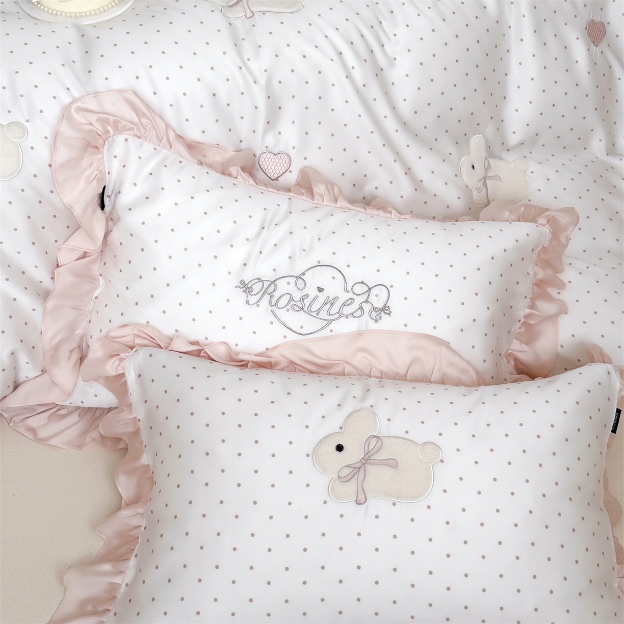 91家纺网 家纺一手货源 找家纺 鹿班家居 2026新款60S兰精天丝贴布绣四件套-奶油甜兔【标准会员-20元】 奶油甜兔-粉波点