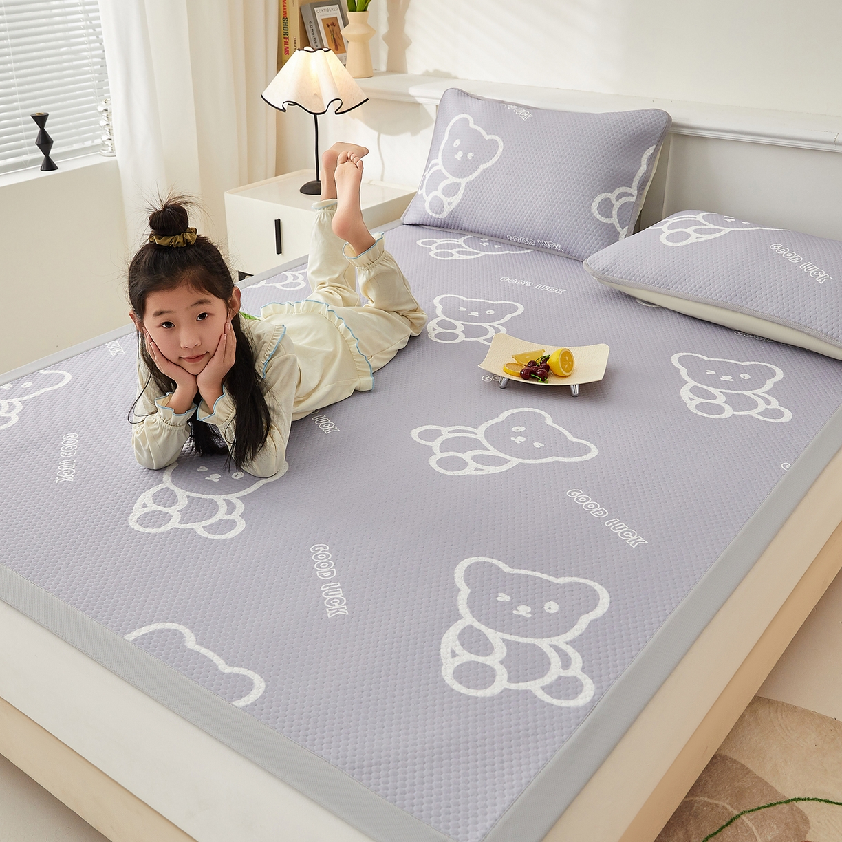 91家纺网 家纺一手货源 找家纺 奇丝雅 2026新款A类印花冰豆豆凉席三明治透气网冰丝凉席家用双人冰丝席床单可机洗大床图 大床款-维尼熊