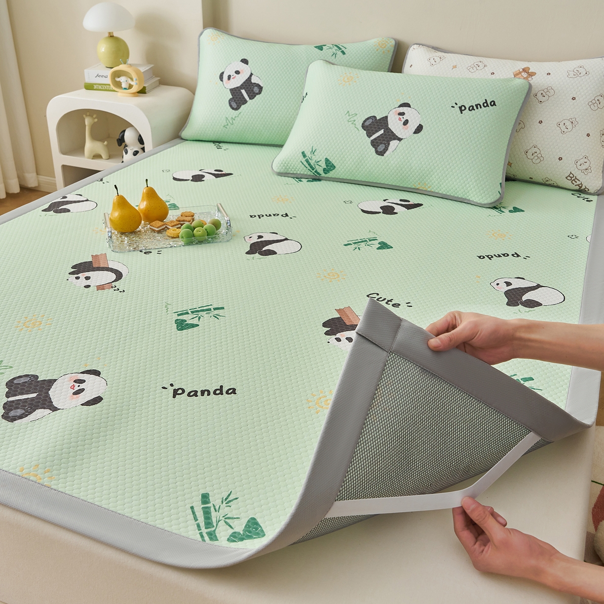 91家纺网 家纺一手货源 找家纺 奇丝雅 2026新款A类印花冰豆豆凉席三明治透气网冰丝凉席家用双人冰丝席床单可机洗大床图 大床款-熊猫家园