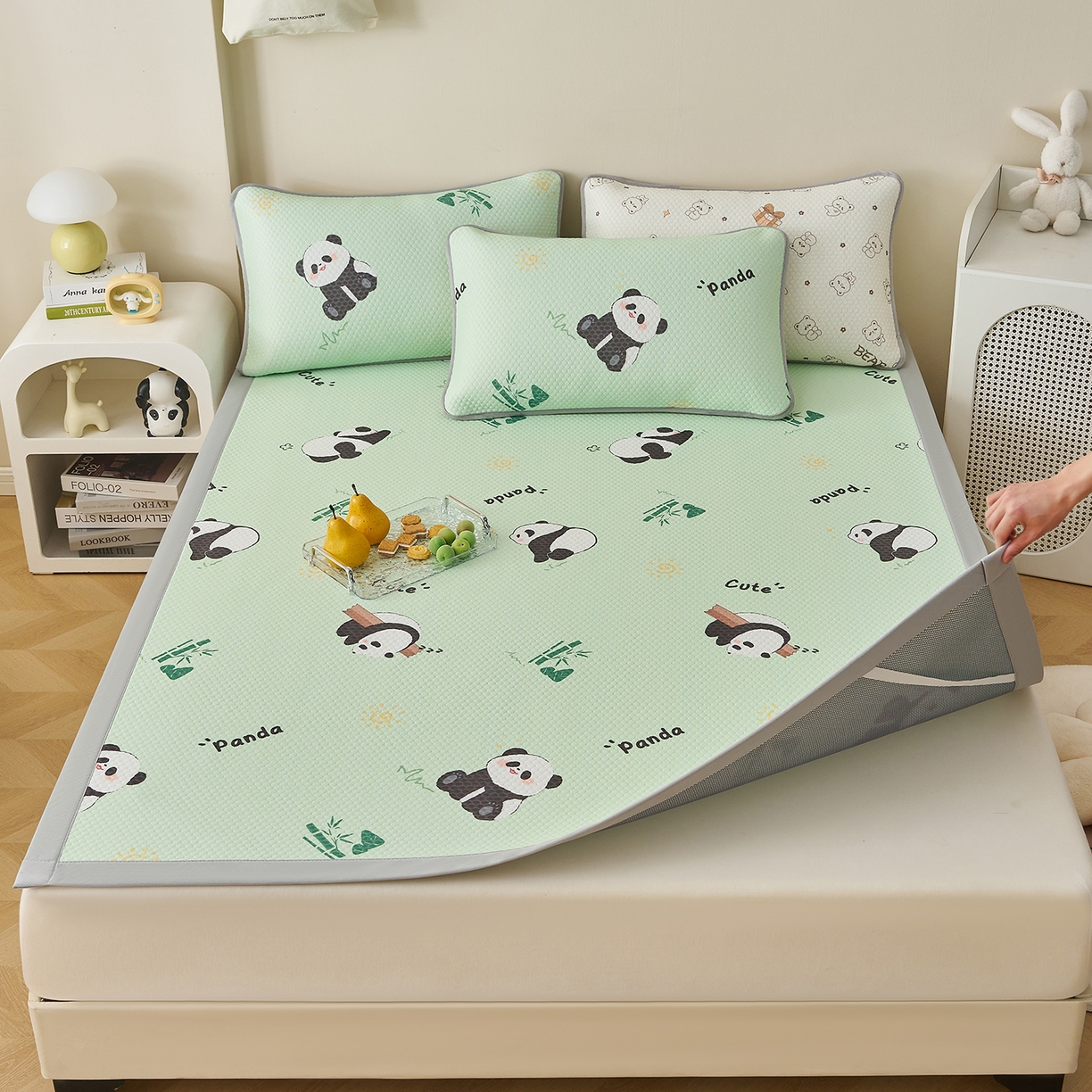 91家纺网 家纺一手货源 找家纺 奇丝雅 2026新款A类印花冰豆豆凉席三明治透气网冰丝凉席家用双人冰丝席床单可机洗大床图 大床款-熊猫家园