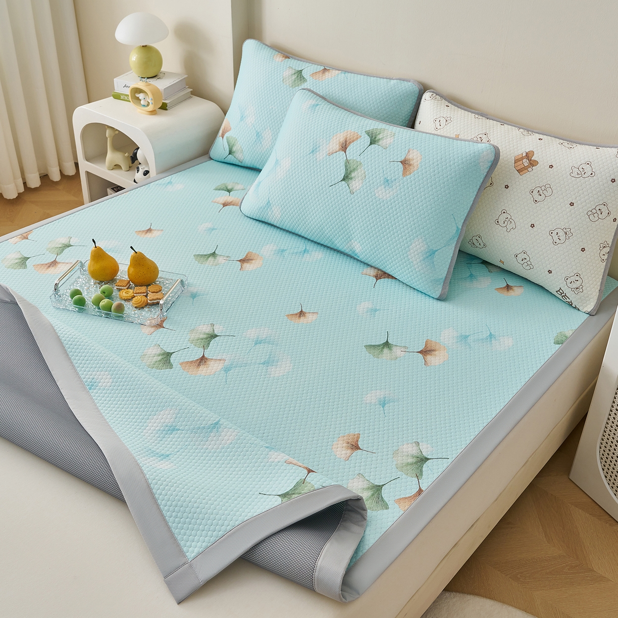 91家纺网 家纺一手货源 找家纺 奇丝雅 2026新款A类印花冰豆豆凉席三明治透气网冰丝凉席家用双人冰丝席床单可机洗大床图 大床款-叶语