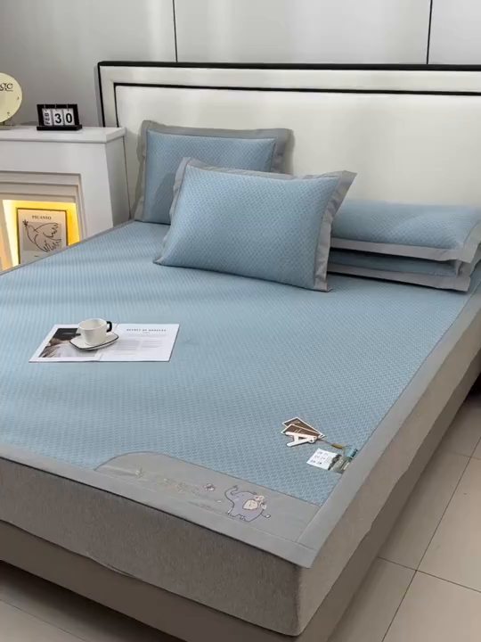 91家纺网 家纺一手货源 找家纺 小牛席业 2026新款小冰块大象凉感冰丝席凉席竹席藤席冰藤席乳胶席豆豆席 蓝色