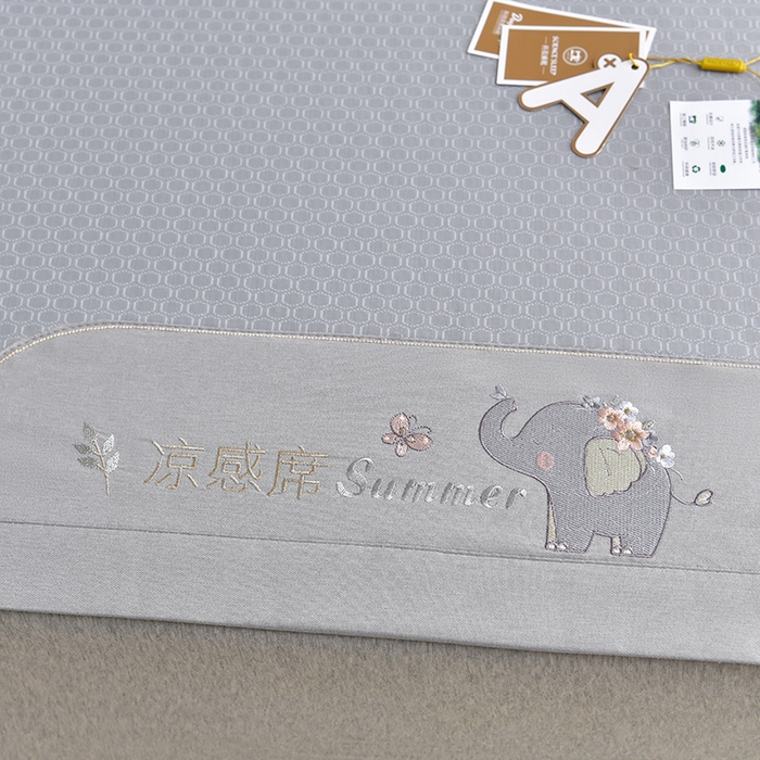 91家纺网 家纺一手货源 找家纺 小牛席业 2026新款小冰块大象凉感冰丝席凉席竹席藤席冰藤席乳胶席豆豆席 灰色