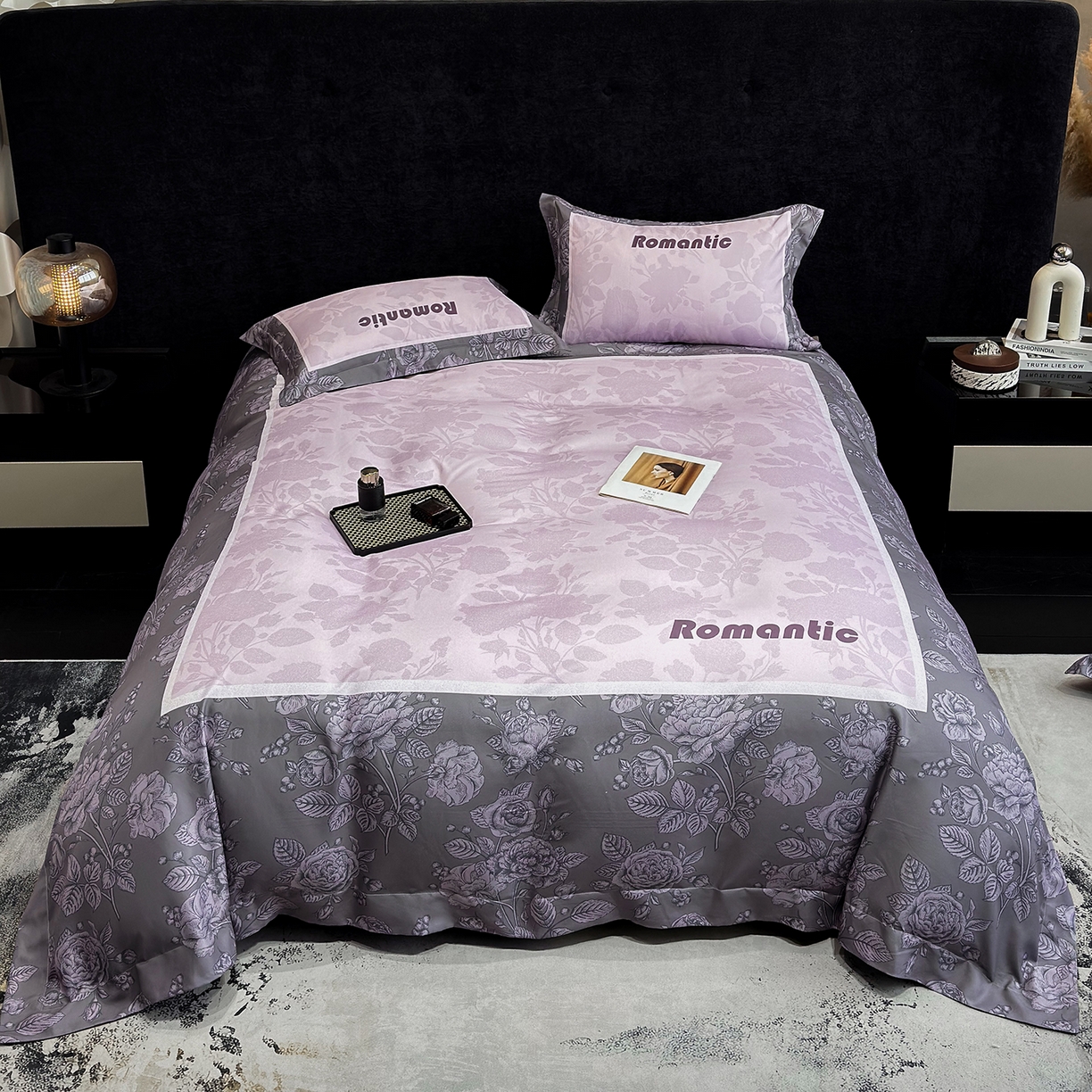 91家纺网 家纺一手货源 找家纺 奥汀洛家纺 2026新款亲肤磨毛数码四件套 罗曼-紫