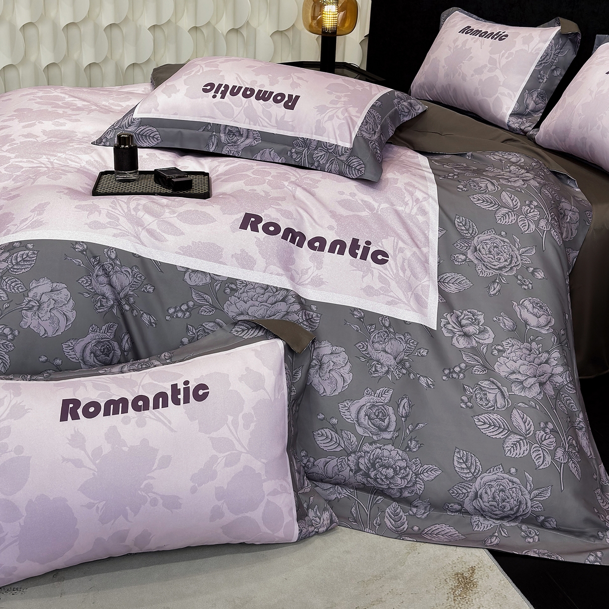 91家纺网 家纺一手货源 找家纺 奥汀洛家纺 2026新款亲肤磨毛数码四件套 罗曼-紫